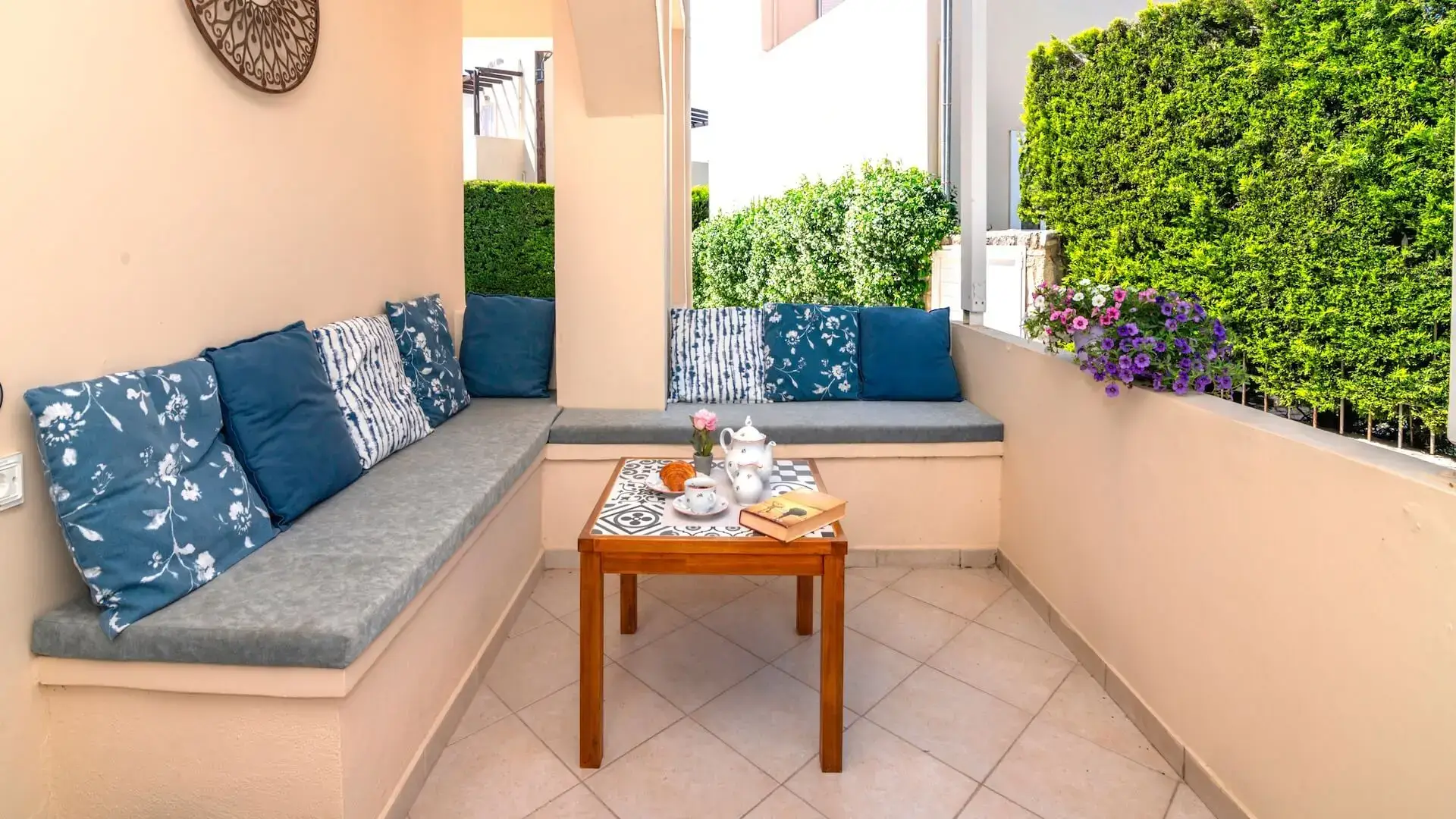 Lounge area